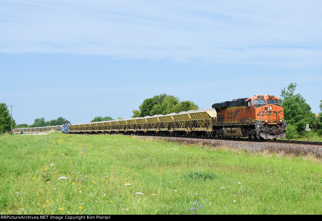 BNSF 7899 Ballast